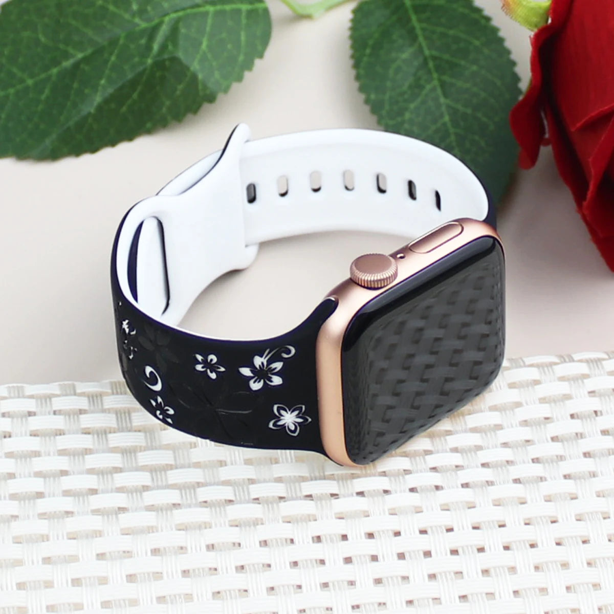 Silicone Strap for Apple Watch Band 41mm 45mm 40mm 44mm Floral Engraved Bracelet for iWatch Series 3/4/5/6/7/8/9/SE/Ultra 2 49mm