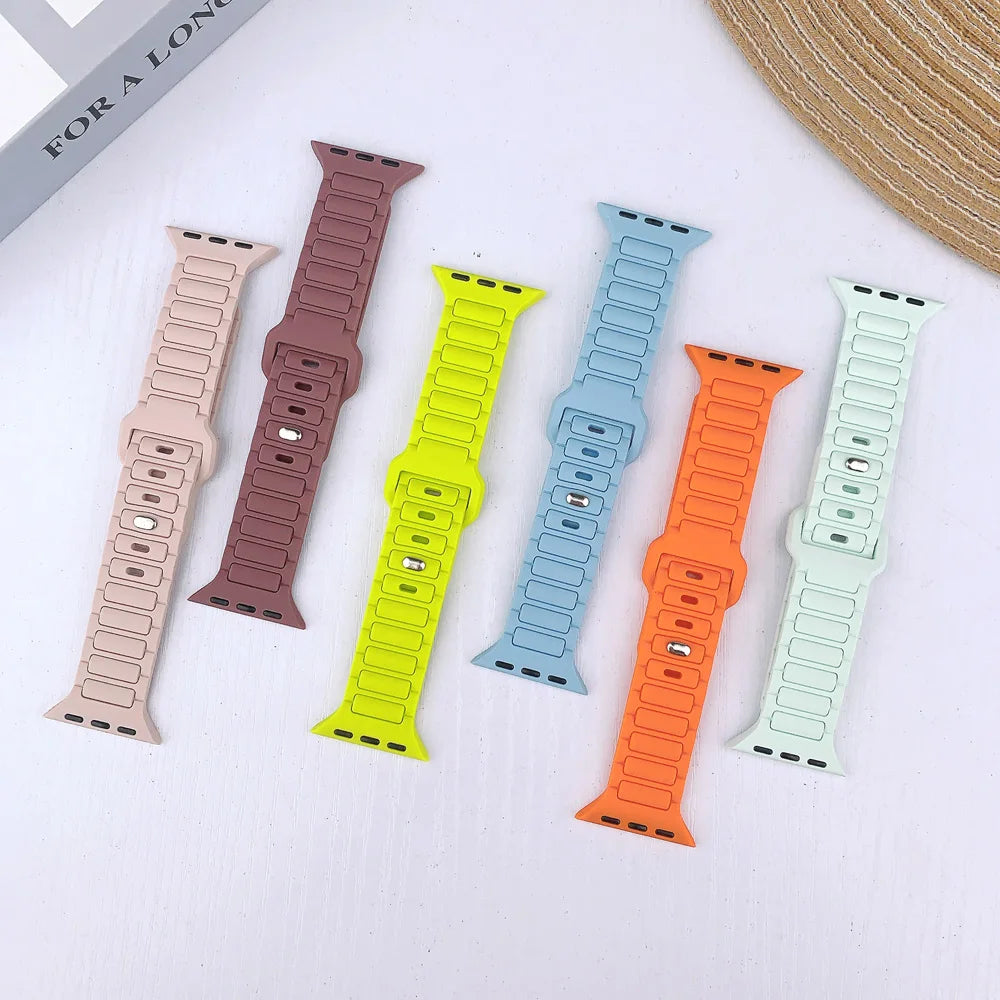 Silicone Strap for Apple Watch Band Ultra 2 49mm 45mm 44mm 42mm 41mm 40mm Soft Wristband Iwatch Series 9 8 7 6 SE 5 4 3 Bracelet