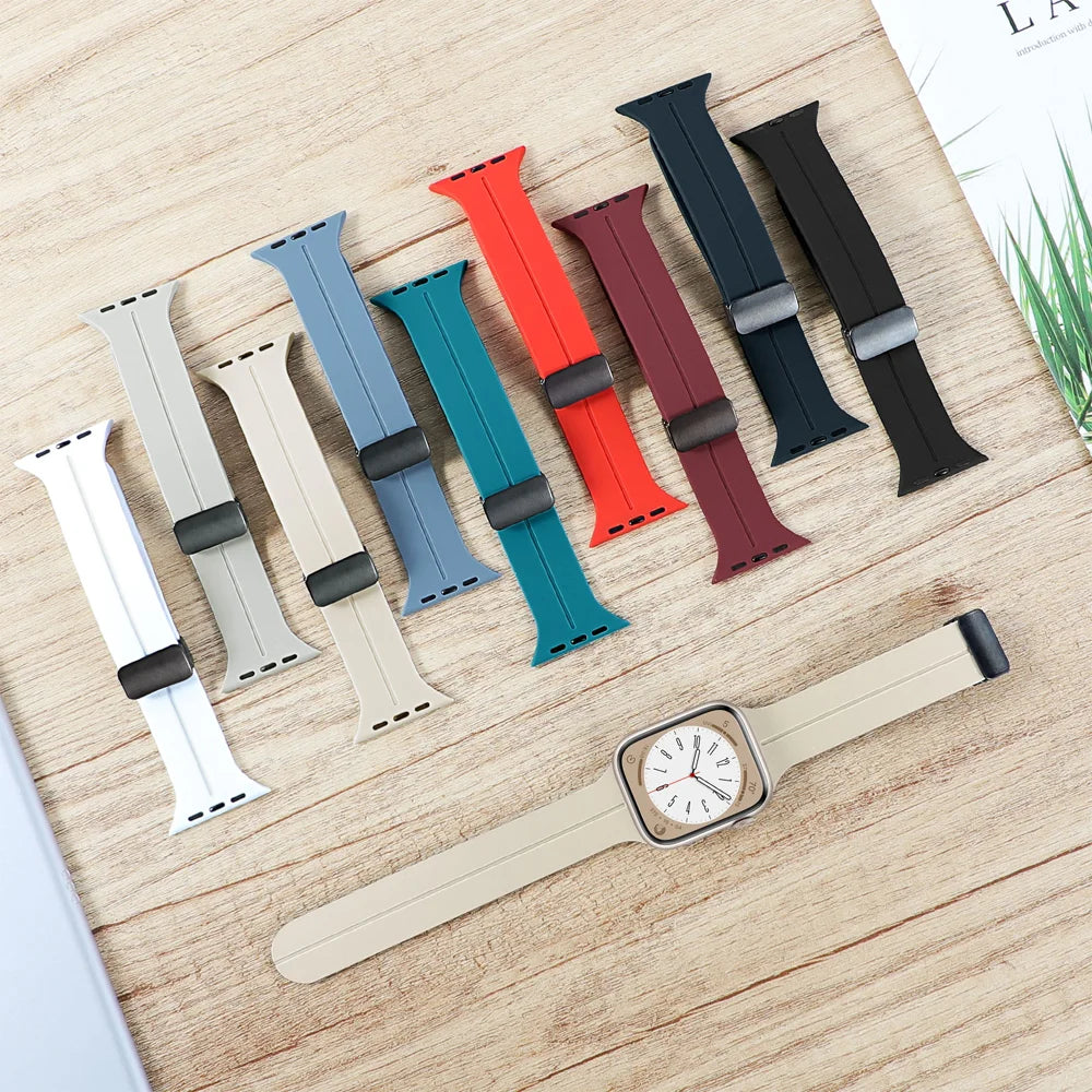 Silicone Strap For Apple watch series 7 8 9 SE 6 2 3 44mm 40mm 45mm 41mm 42mm 44 mm correa Bracelet Apple watch ultra band 49mm