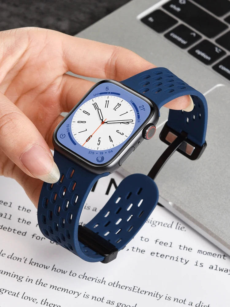 Silicone Strap for Apple watch band 49mm 44mm 40mm 45mm 41mm 42mm magnetic Bracelet Correa iWatch Series 9 8 SE 7 6 5 4 3 Ultra