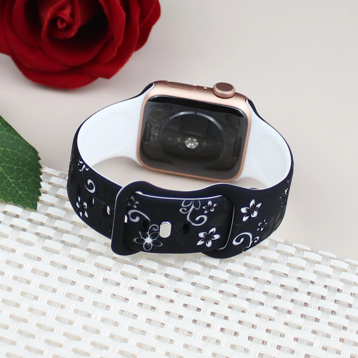 Silicone Strap for Apple Watch Band 41mm 45mm 40mm 44mm Floral Engraved Bracelet for iWatch Series 3/4/5/6/7/8/9/SE/Ultra 2 49mm