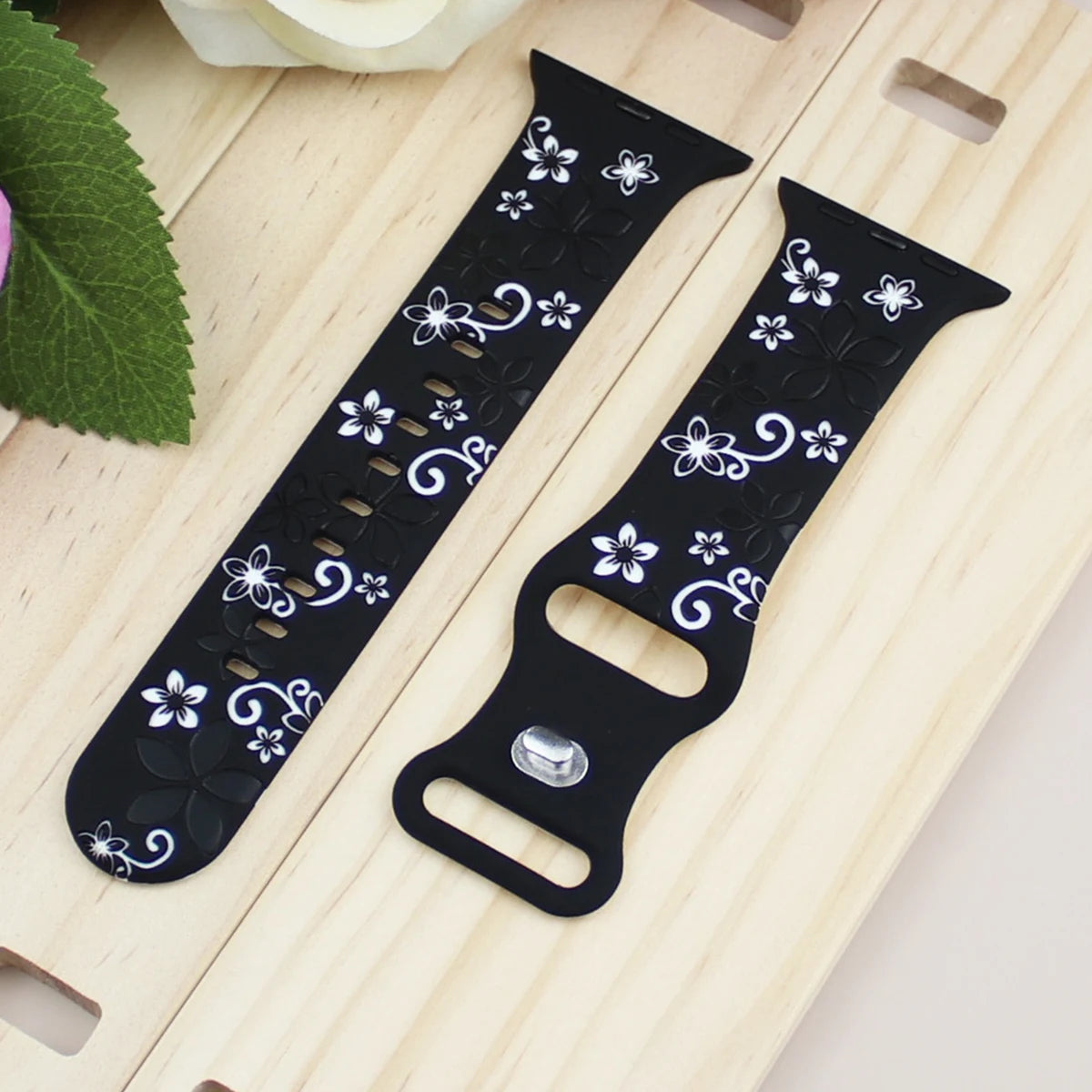 Silicone Strap for Apple Watch Band 41mm 45mm 40mm 44mm Floral Engraved Bracelet for iWatch Series 3/4/5/6/7/8/9/SE/Ultra 2 49mm